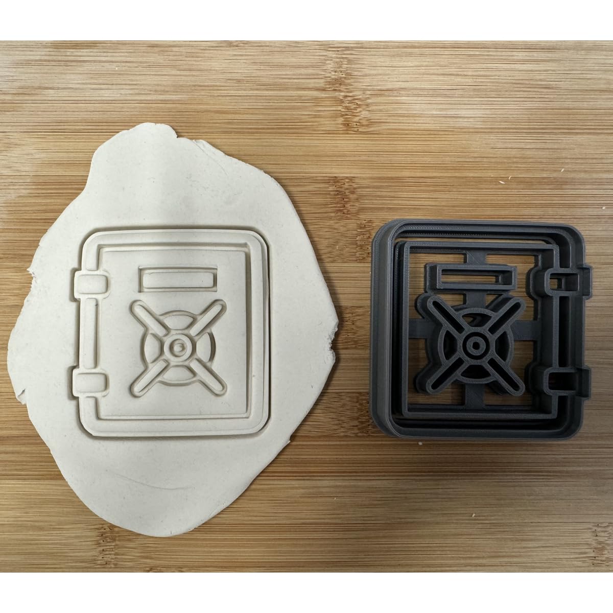 Safe Cookie Cutter Set for Banking Fun (3.5 x 3 inches)
