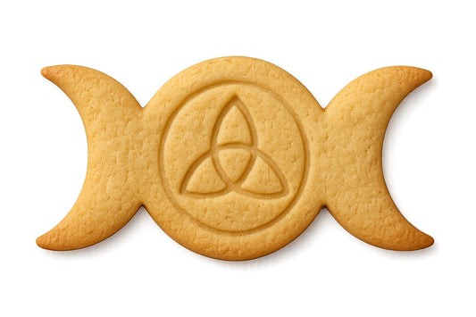 Mighty Gadget Trinity Knot Cookie Cutter & Stamp - 4x2.5" Elegant Design for Celtic Baking (Random Color)